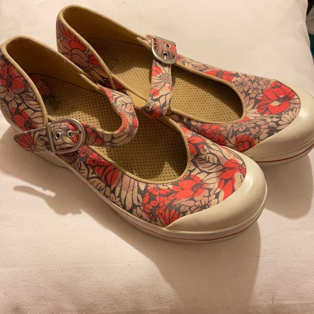 Floral canvas Dansko Mary Janes